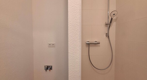 Dusche + WaMa Anschluss im Gäs