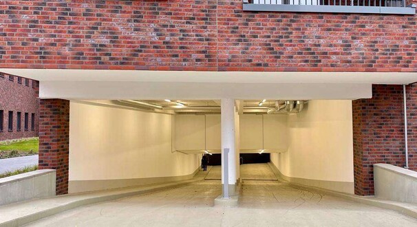 Tiefgarage Ein-Ausfahrt.jpg