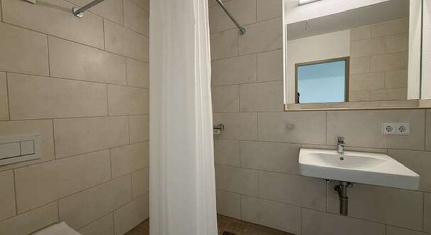 Badezimmer Badewanne & Dusche