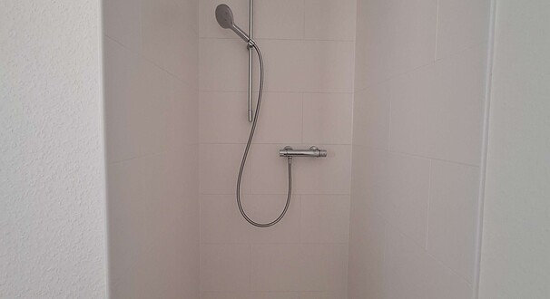 Dusche im Haupt-Badezimmer