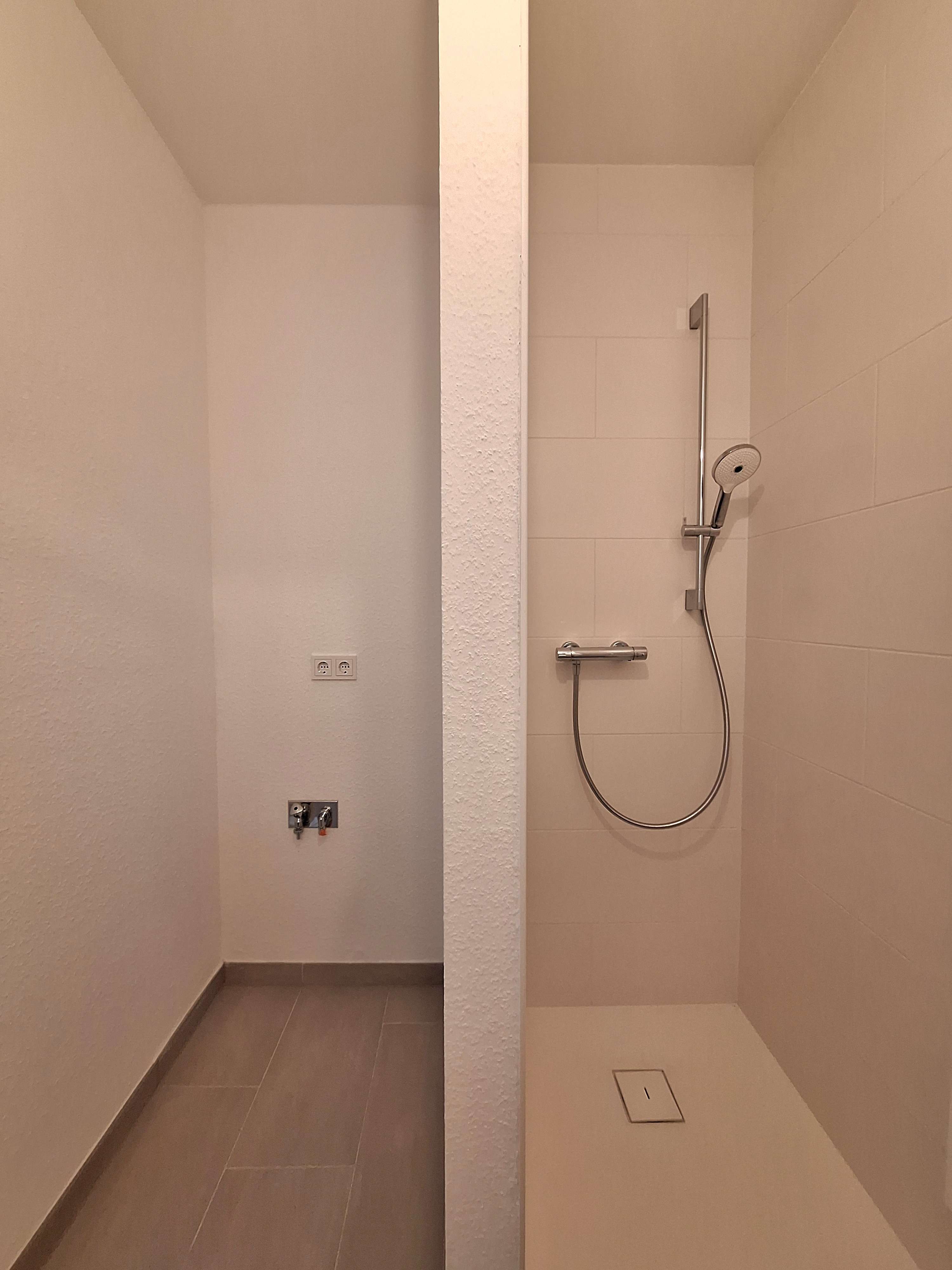Dusche + WaMa Anschluss im Gäs