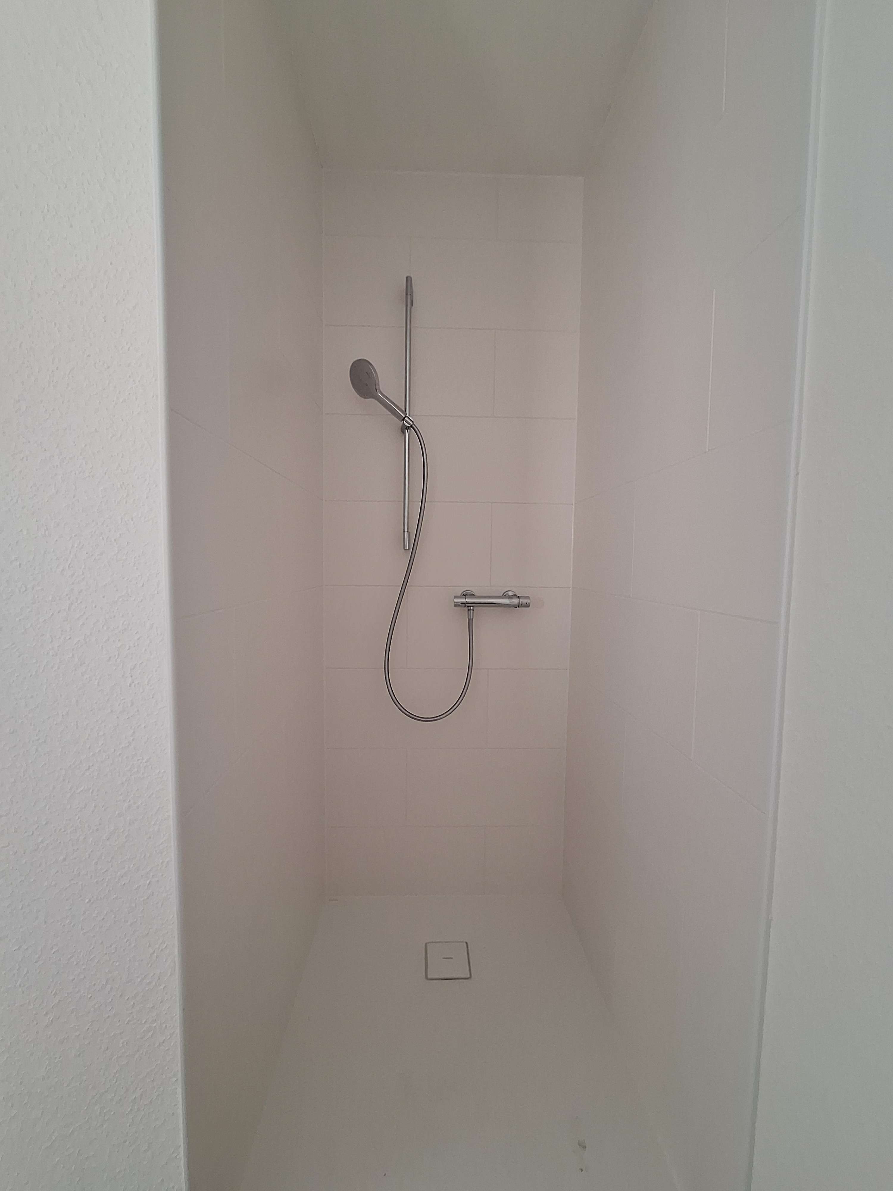 Dusche im Haupt-Badezimmer