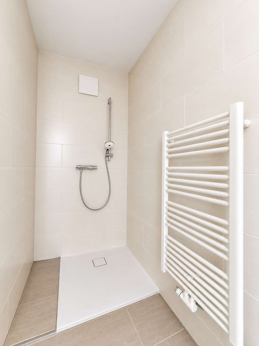 Dusche im Badezimmer