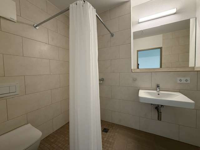 Badezimmer Badewanne & Dusche